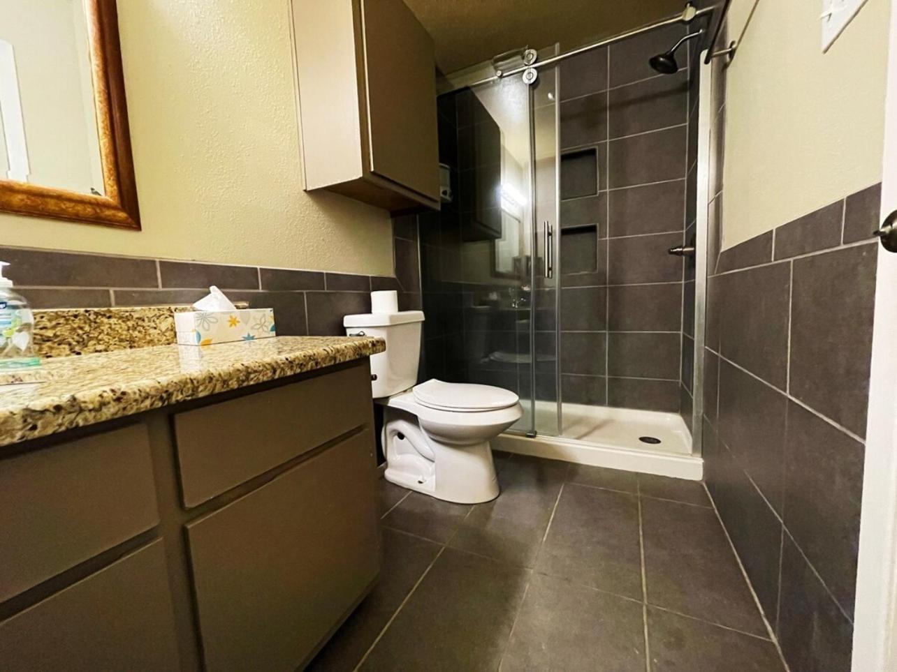 Brilliant & Beautiful Apartment! B Appartement College Station